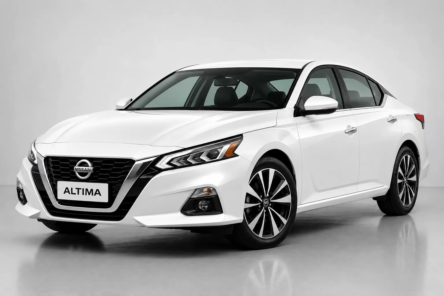 Nissan Altima - image 2