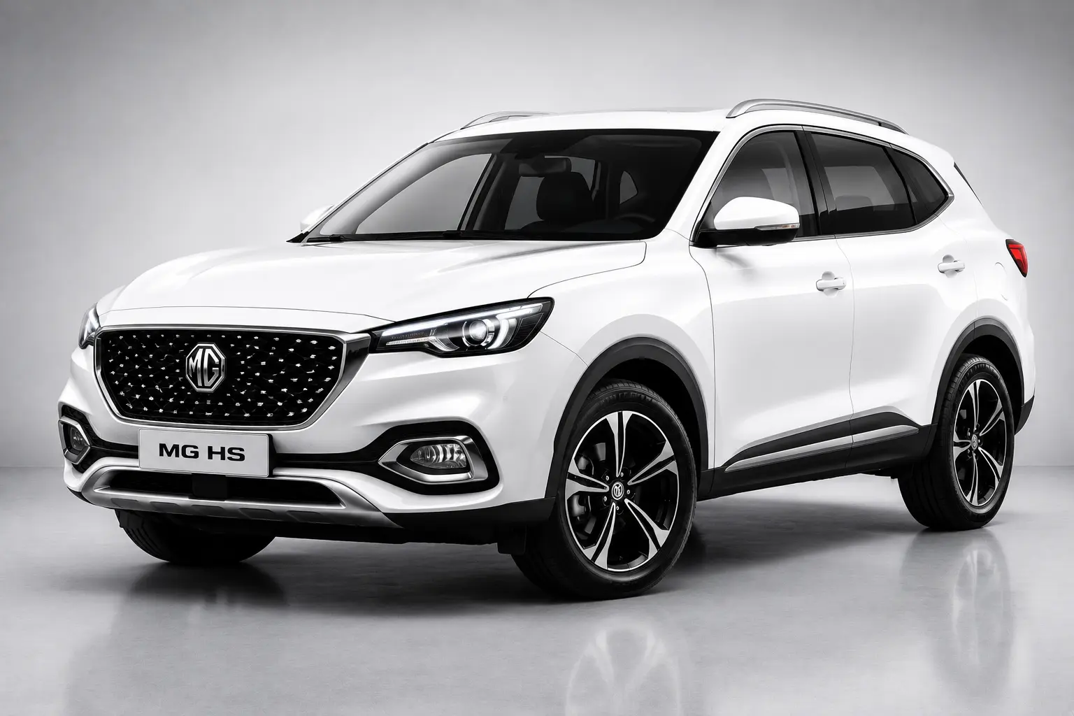 MG HS - image 2