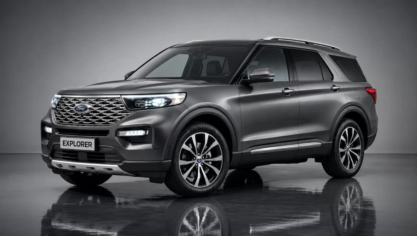 Ford Explorer - image 2