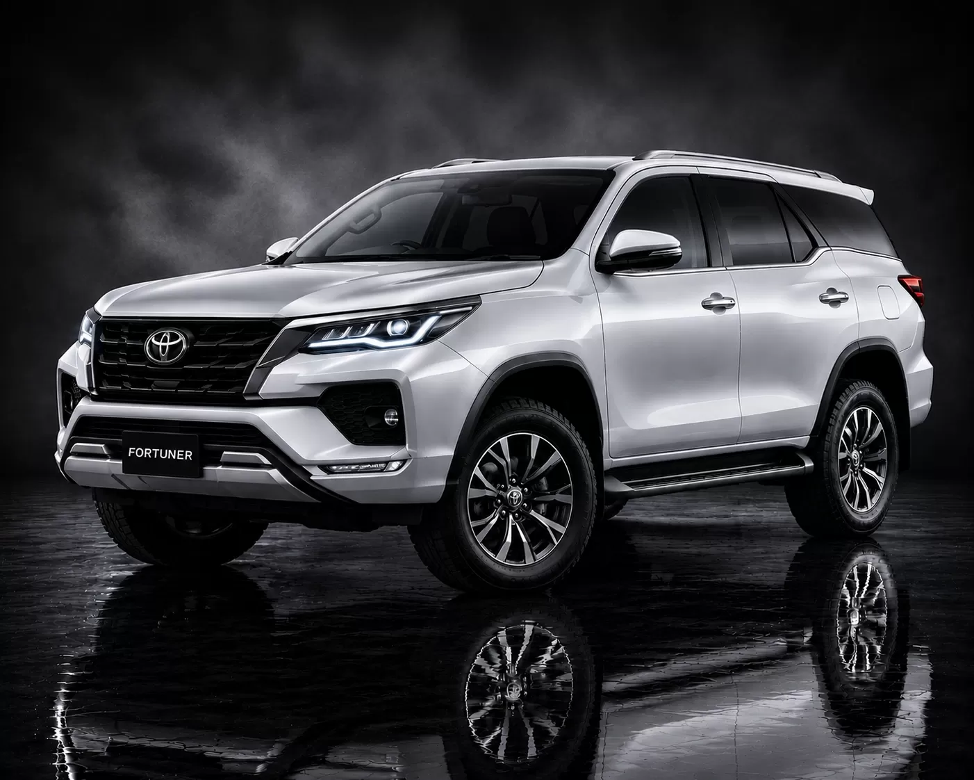 Toyota Fortuner - image 1